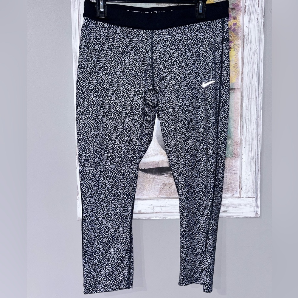 NIKE Dri-Fit Relay Capri Leggings Black White Dot Leopard Print Size Lg - Picture 2 of 6